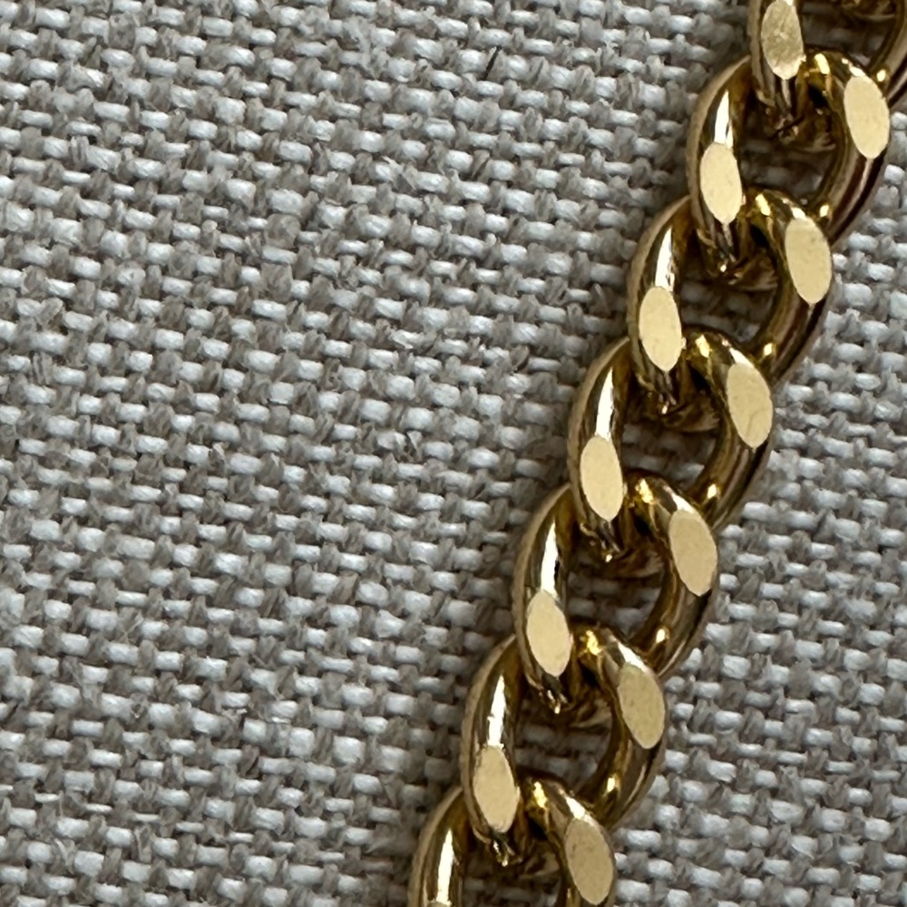Elegant Gold Chain Necklace